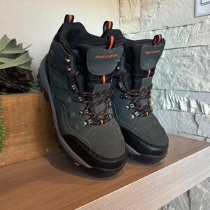 NWOT Skechers Waterproof Men's Relaxed Fit Relment Pelmo. Lace-up Boot